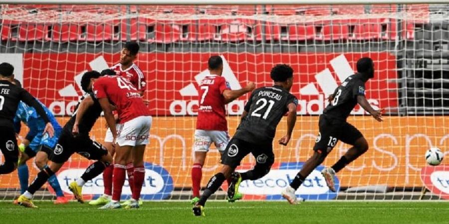 Stade-Brestois-face-Lorient